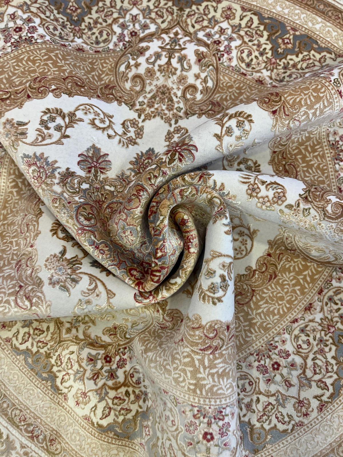 Round Cream Gold Silk Rug, Medallion Design, Classic Turkish Style