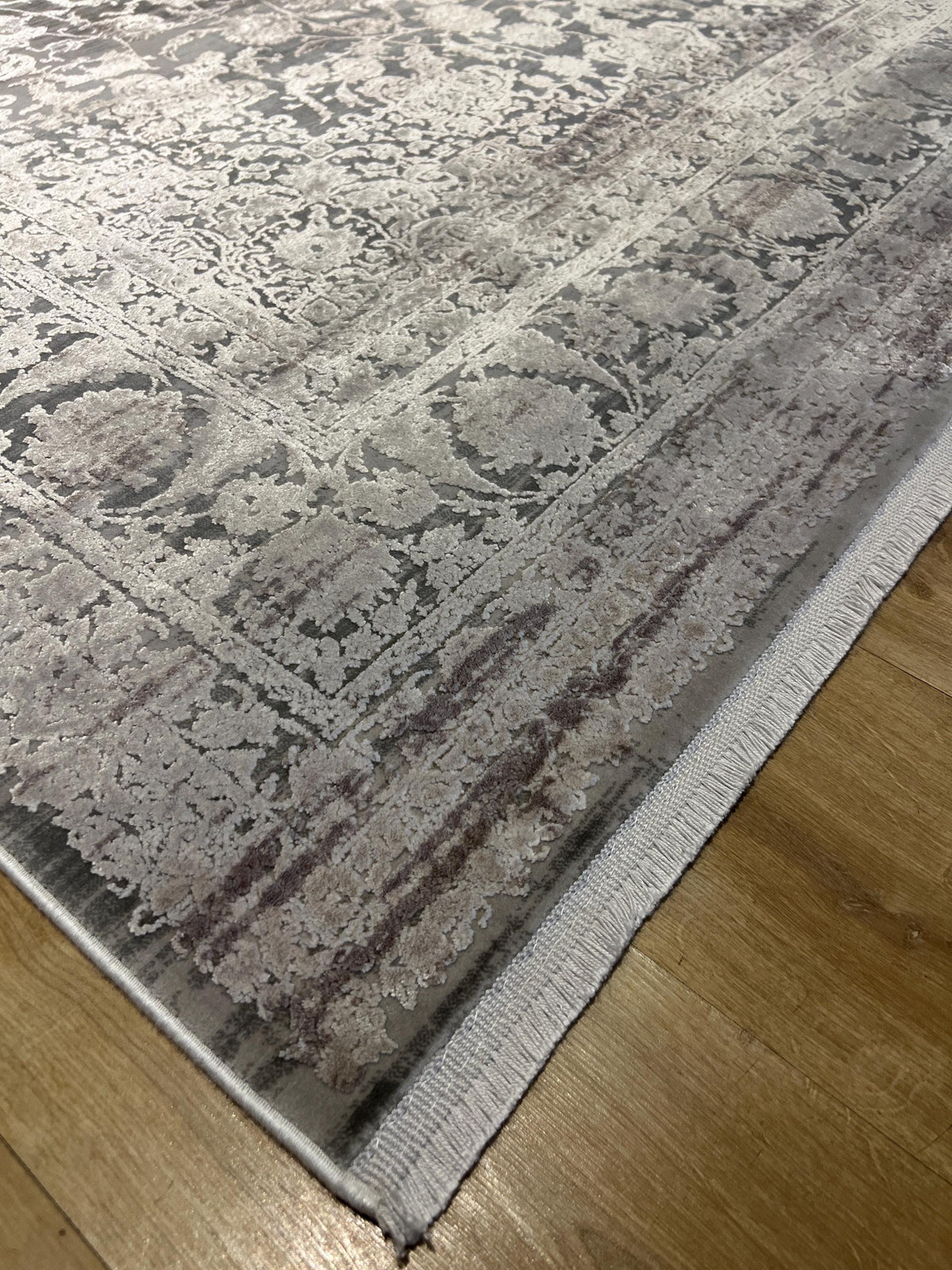 7x10 ft Antique Distressed Medallion Bamboo Rug in Gray and Beige