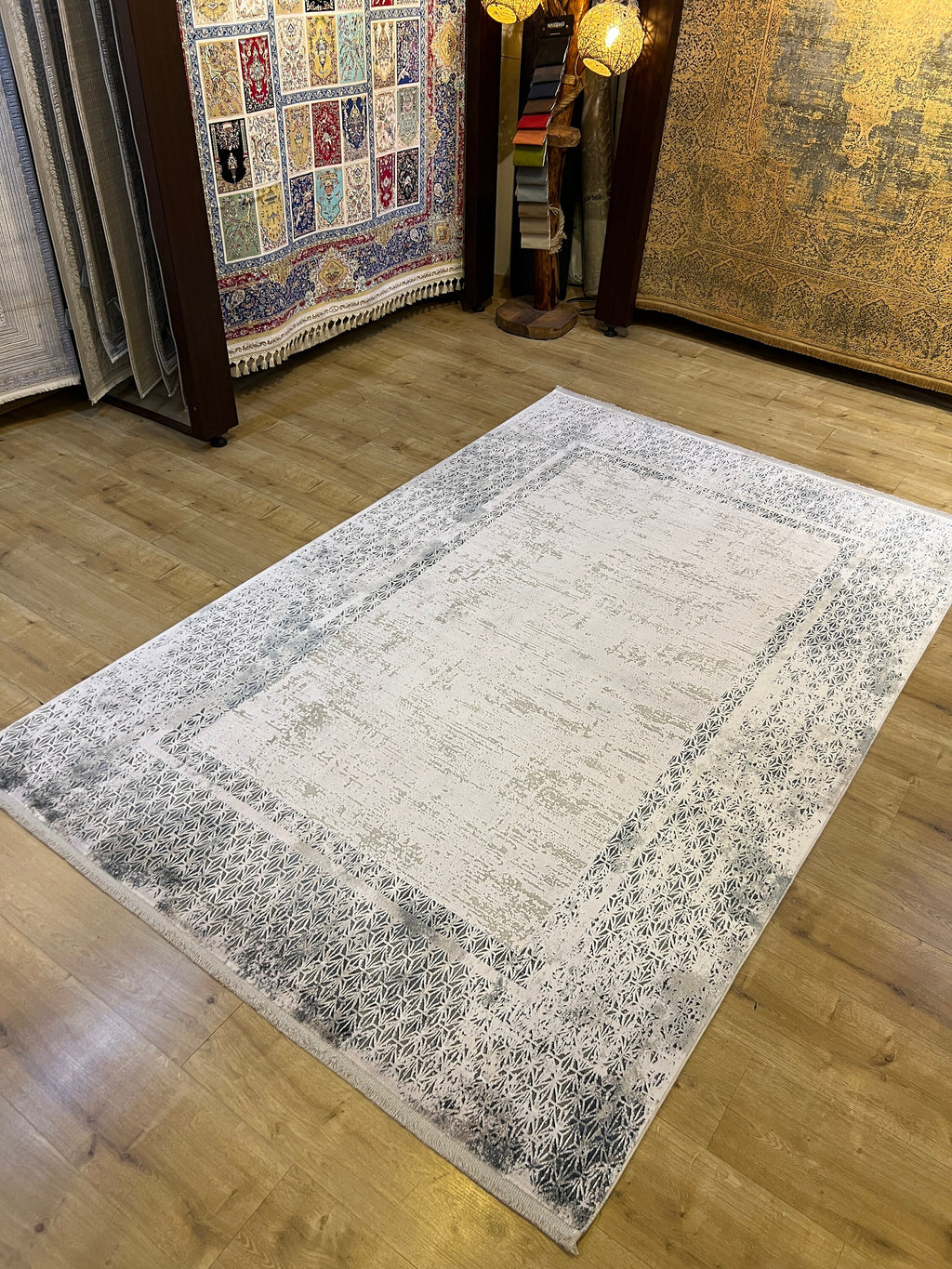 Gray Bamboo Area Rug, Modern Turkish Carpet (5x8 ft)