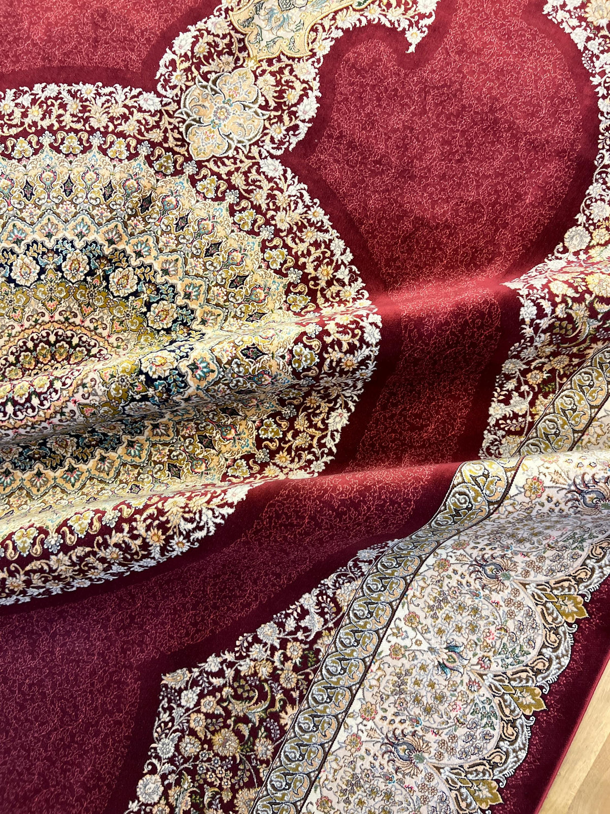 7x10 ft Red Traditional Floral Medallion Luxury Silk Rug