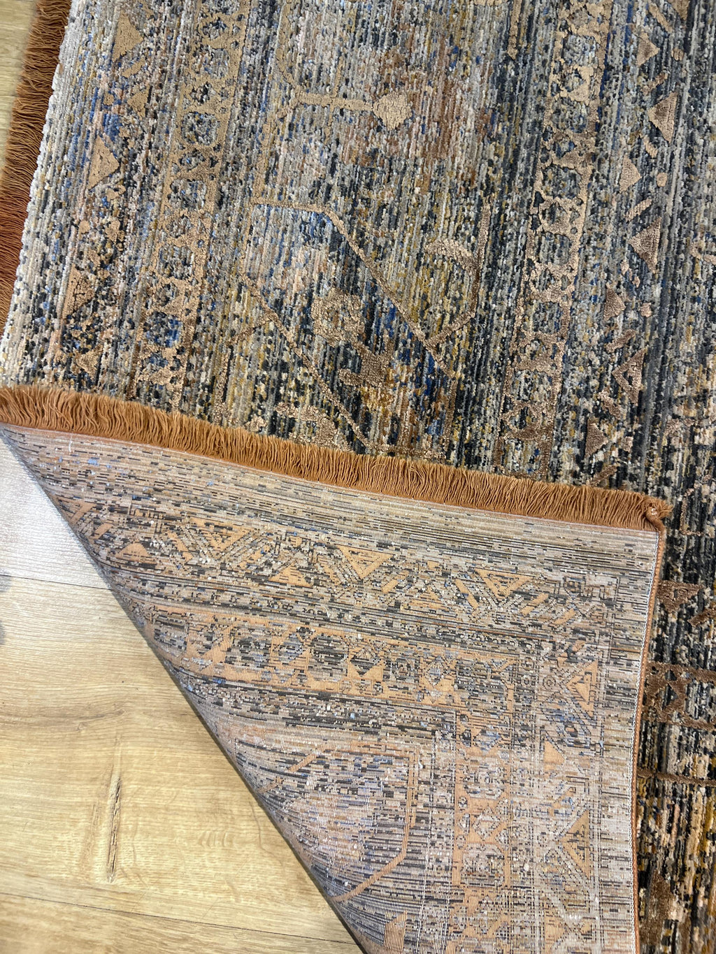 Gray Copper 7x10 Ft Bamboo Rug with Antique Distressed Pattern