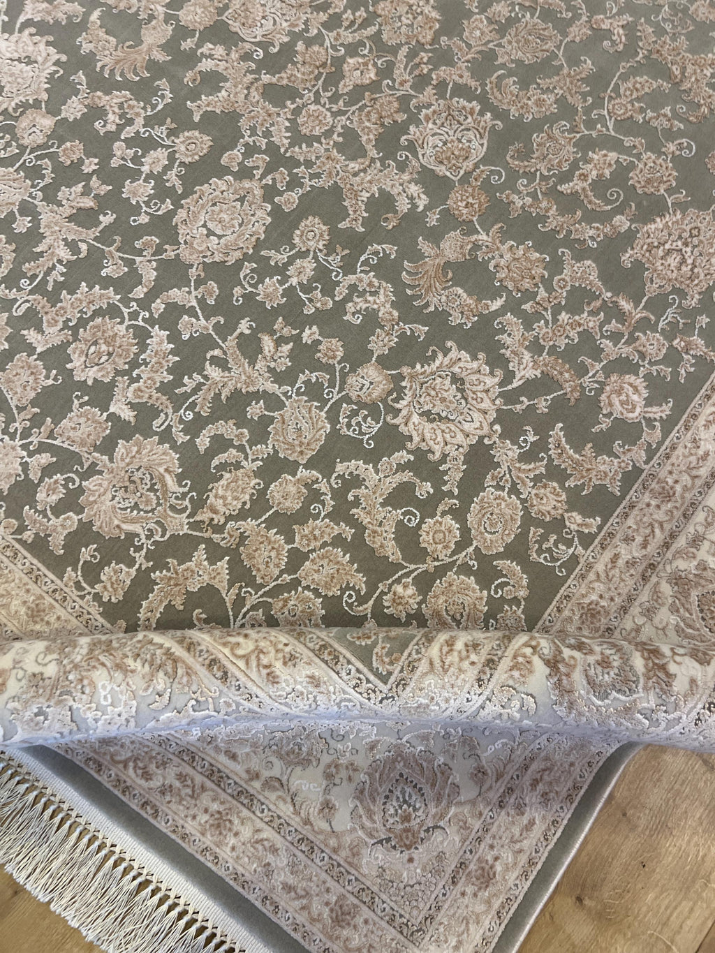 5x8 Ft Gray Bamboo Rug with Cream Border and Beige Pattern