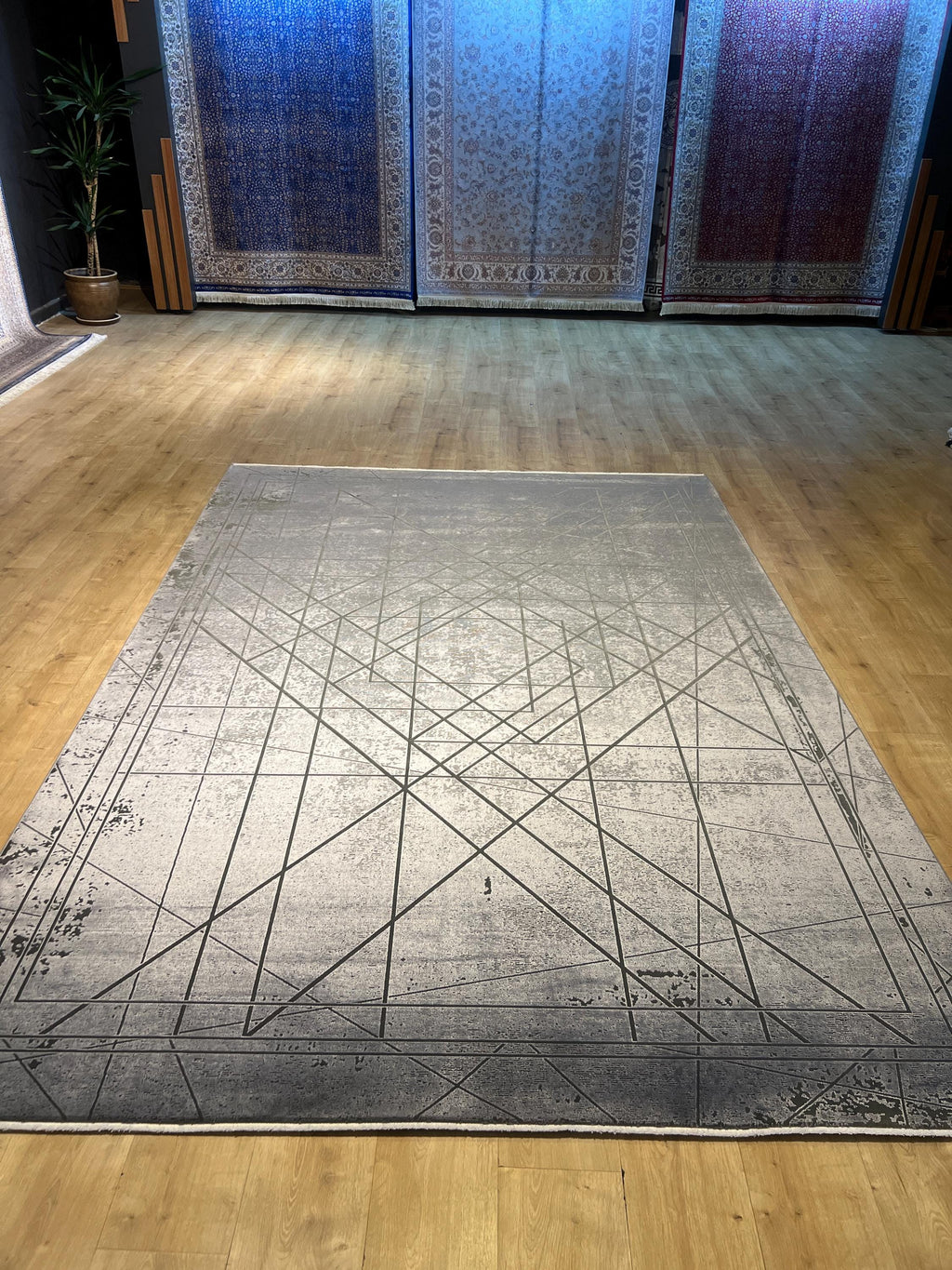 7x10 Ft Gray Modern Bamboo Rug with Geometric Pattern