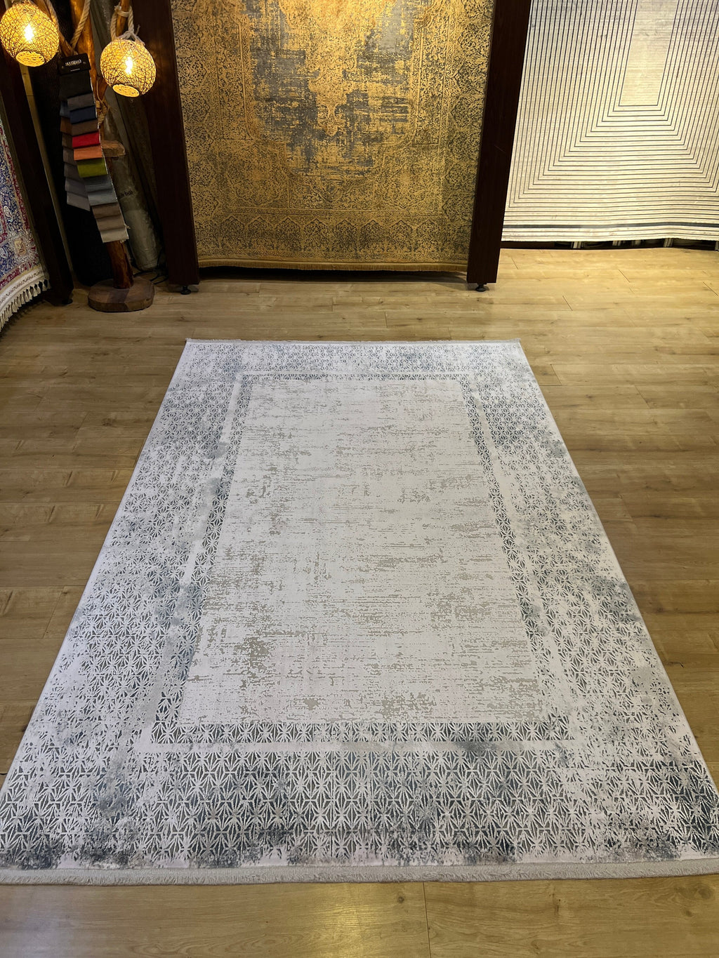 Gray Bamboo Area Rug, Modern Turkish Carpet (5x8 ft)