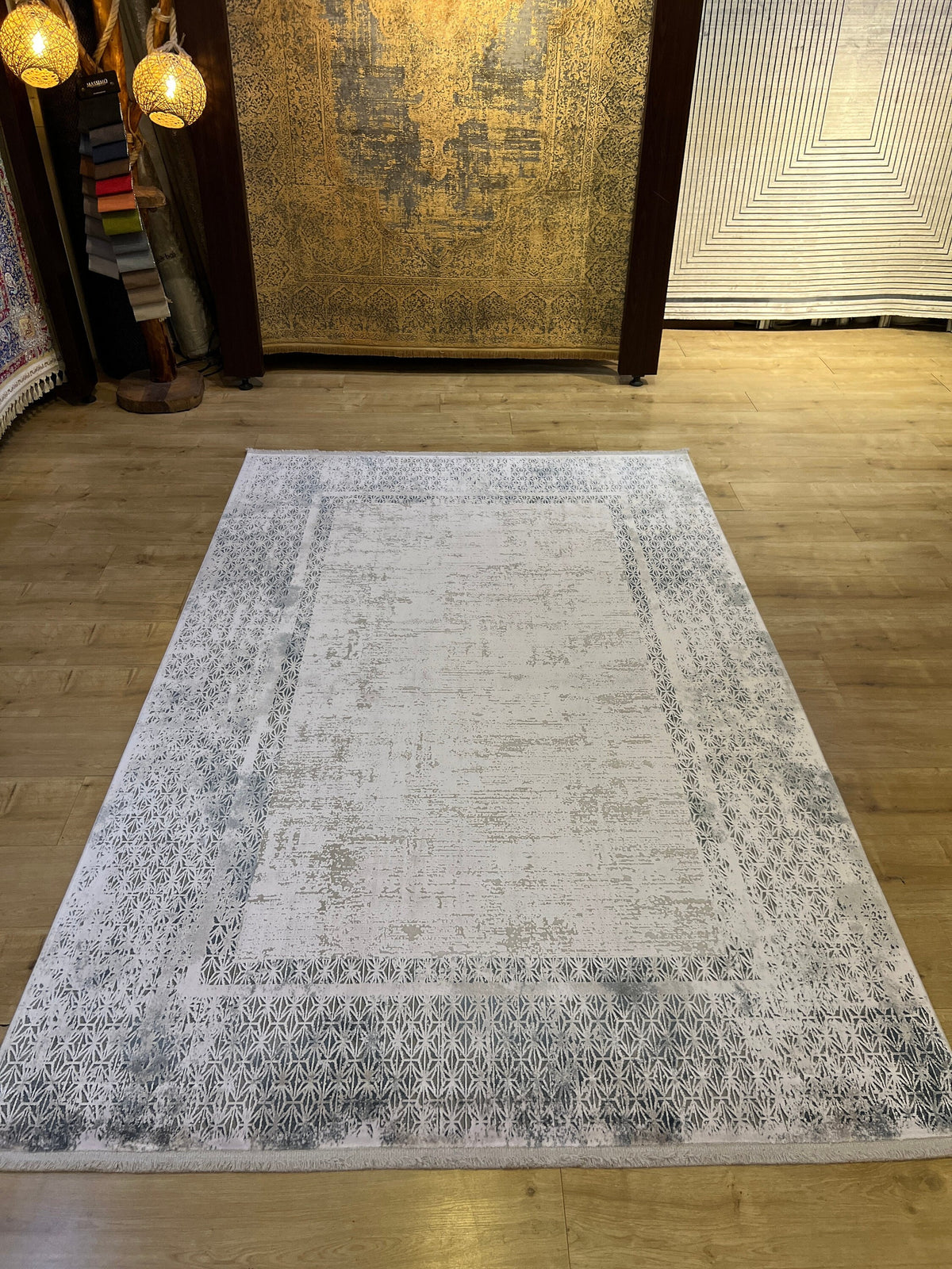 Gray Bamboo Area Rug, Modern Turkish Carpet (5x8 ft)
