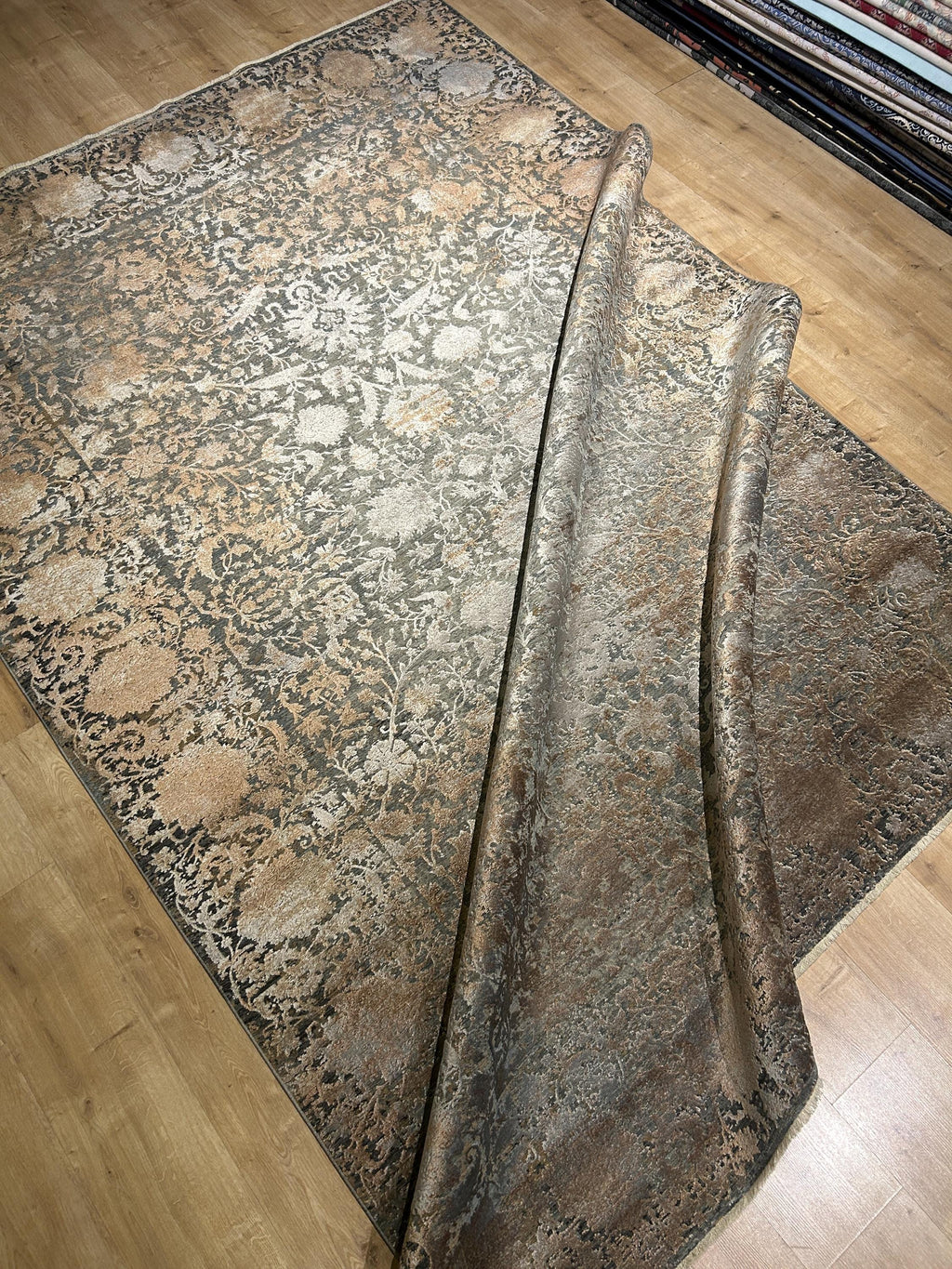 5x8 ft Brown Gray Bamboo Rug with Antique Distressed Design