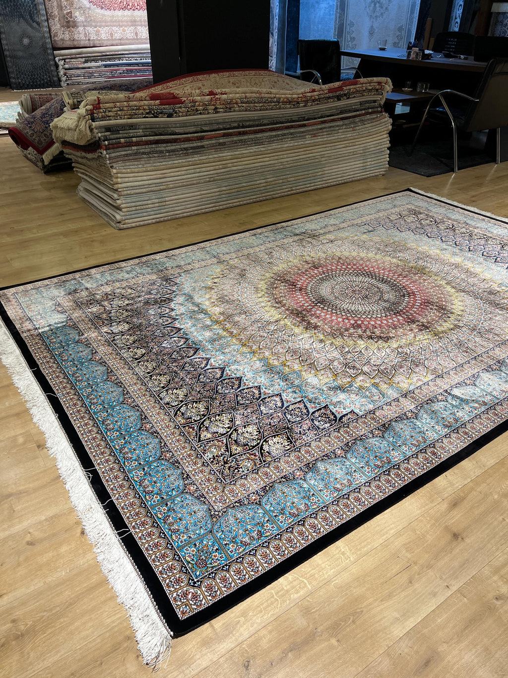 7x10 Ft Blue Silk Rug, Classic Medallion Design, Traditional Pattern