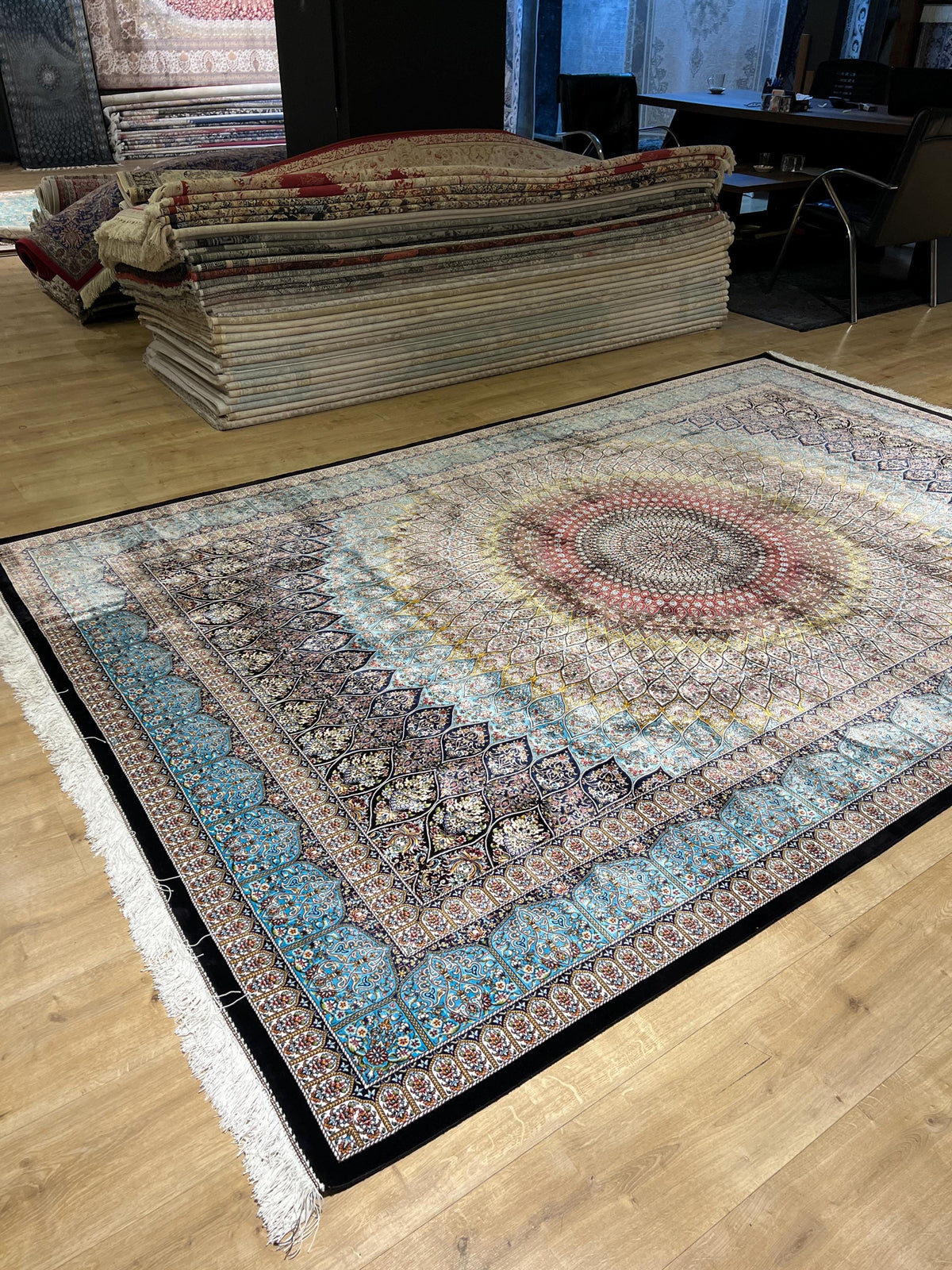 7x10 Ft Blue Silk Rug, Classic Medallion Design, Traditional Pattern