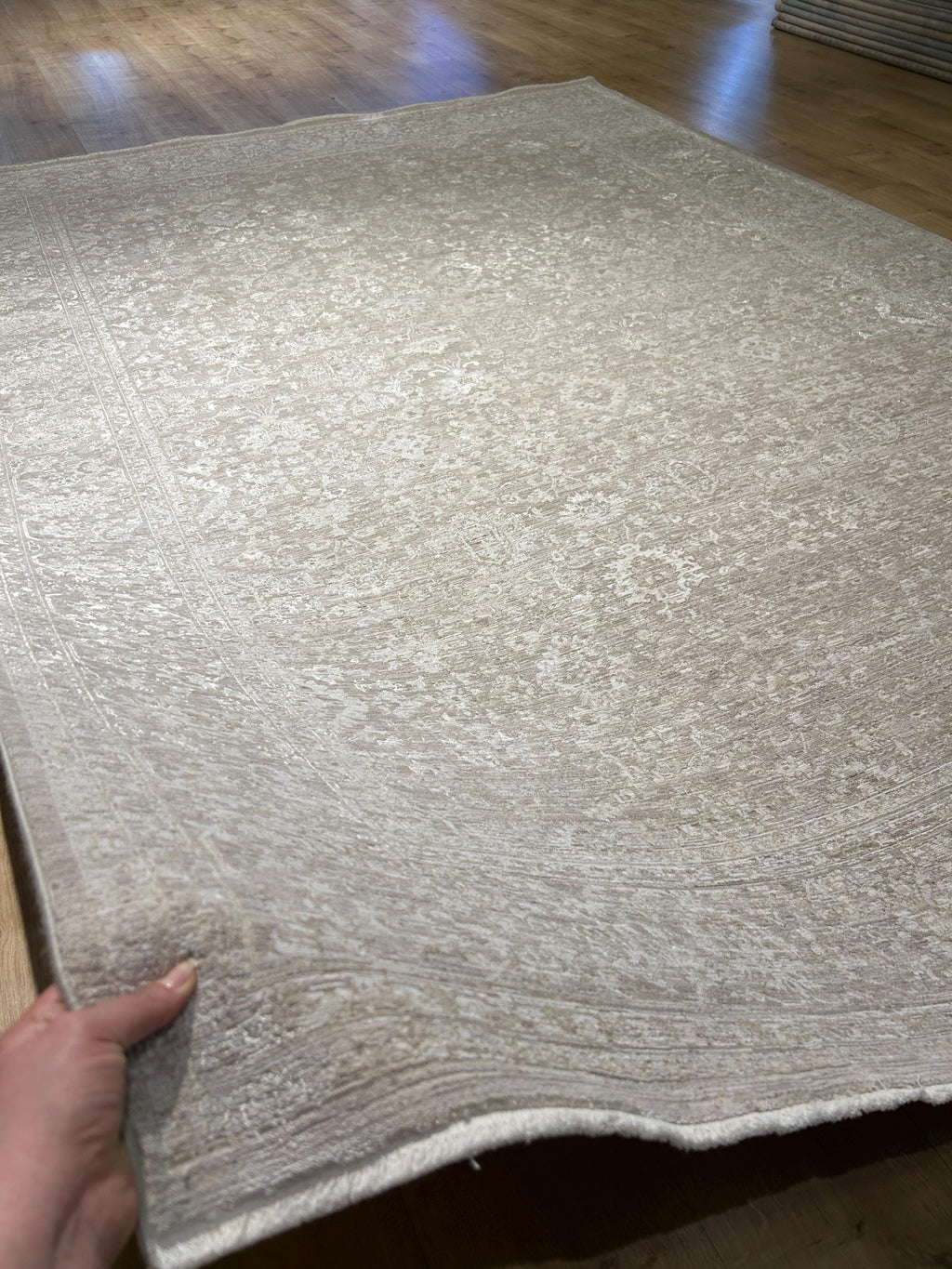 Beige Floral Distressed Bamboo Rug with Traditional Modern Floral Patterns