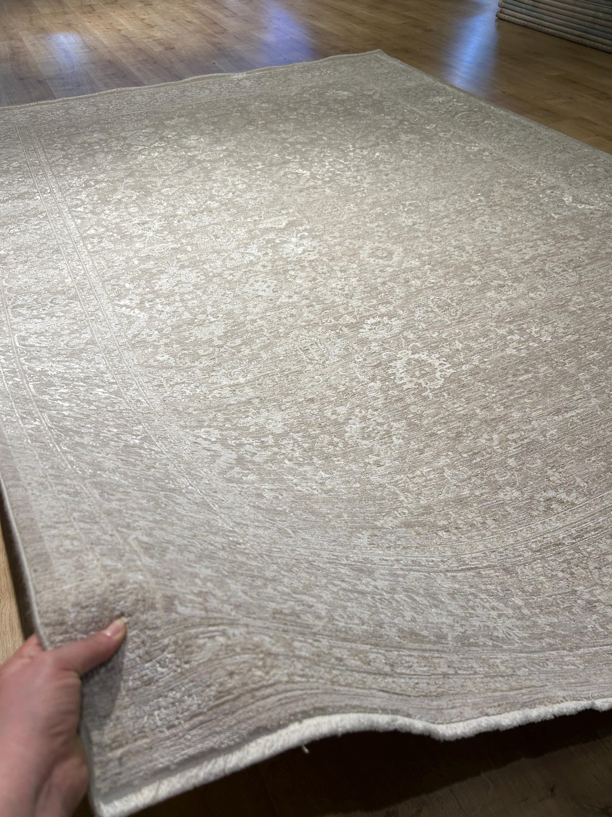 Beige Floral Distressed Bamboo Rug with Traditional Modern Floral Patterns