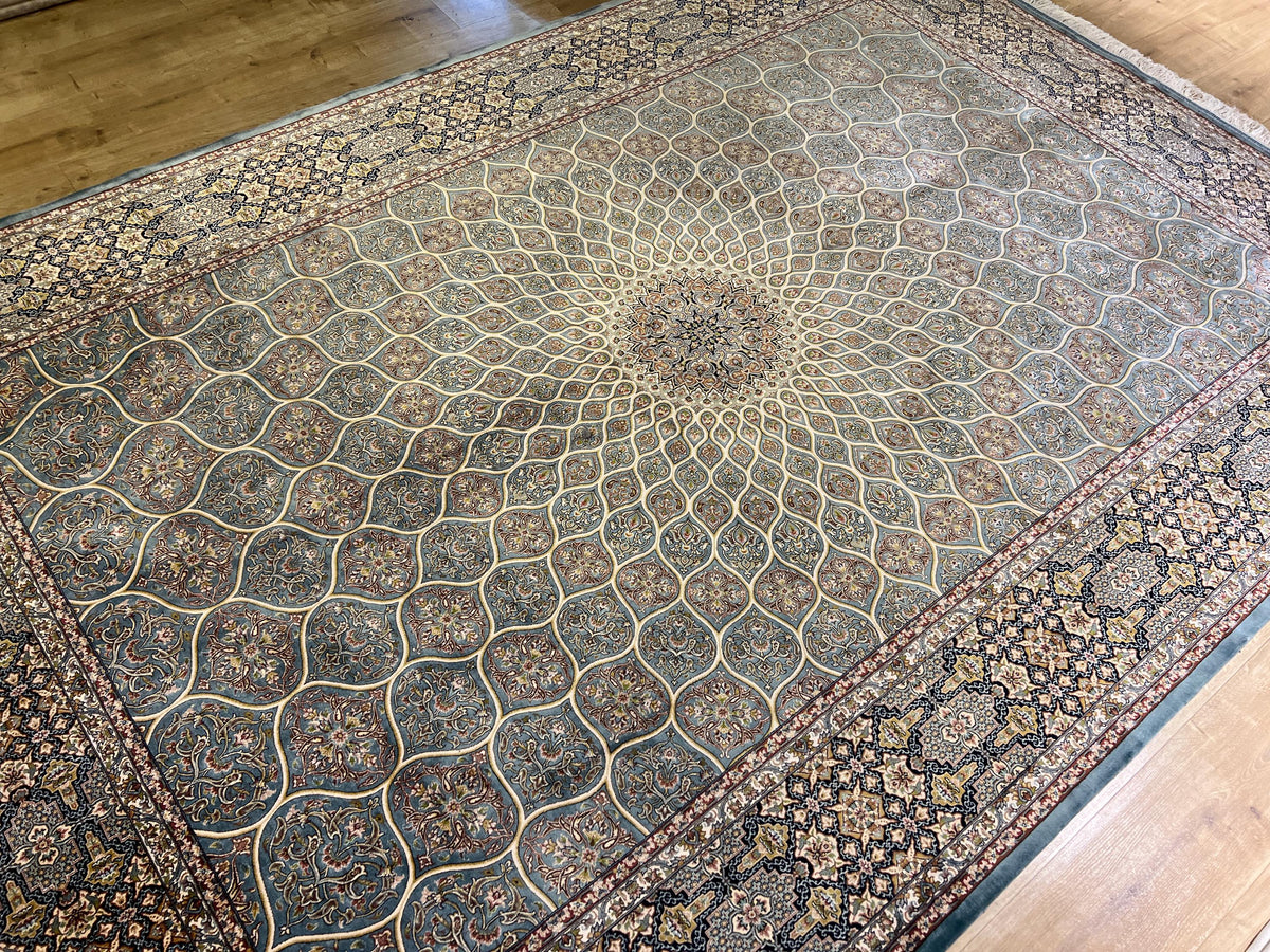 7x10 Ft Blue Silk Rug, Classic Medallion Design, Traditional Pattern