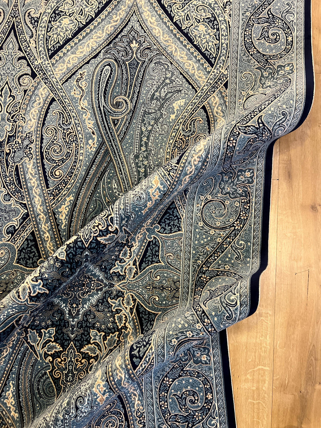 5x8 ft Silk Rug, Blue Tones with Timeless Motifs, Luxury Classic Silk Carpet