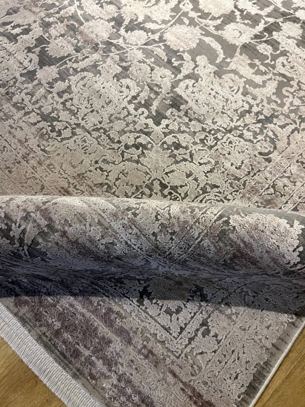 7x10 ft Antique Distressed Medallion Bamboo Rug in Gray and Beige