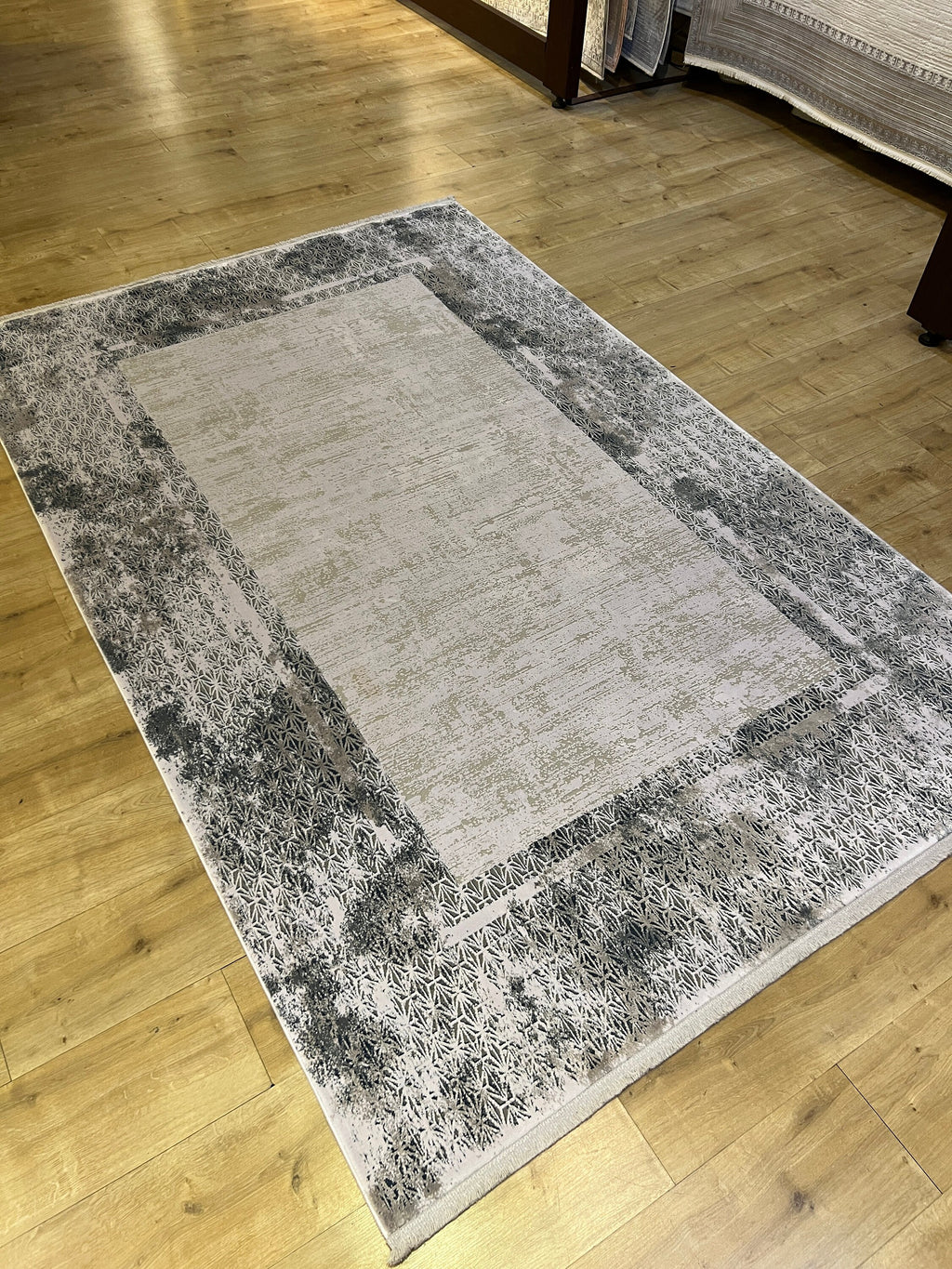 Gray Bamboo Area Rug, Modern Turkish Carpet (5x8 ft)