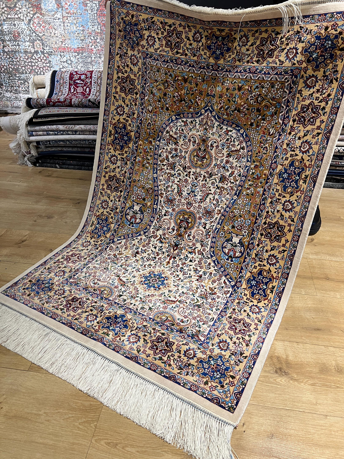 2.62x4.10 Ft Ivory Beige Silk Prayer Rug With Floral Design, Muslim Gift Prayer Mat