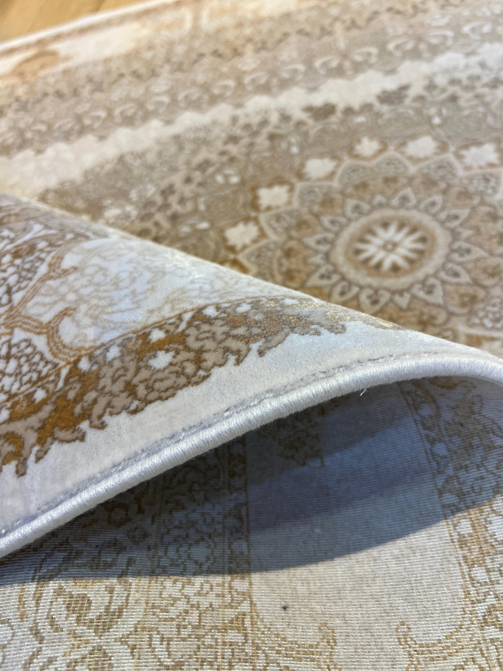 Cream Gold Medallion Silk Rug, 3x5 ft, Classic Luxury Small Area Rug