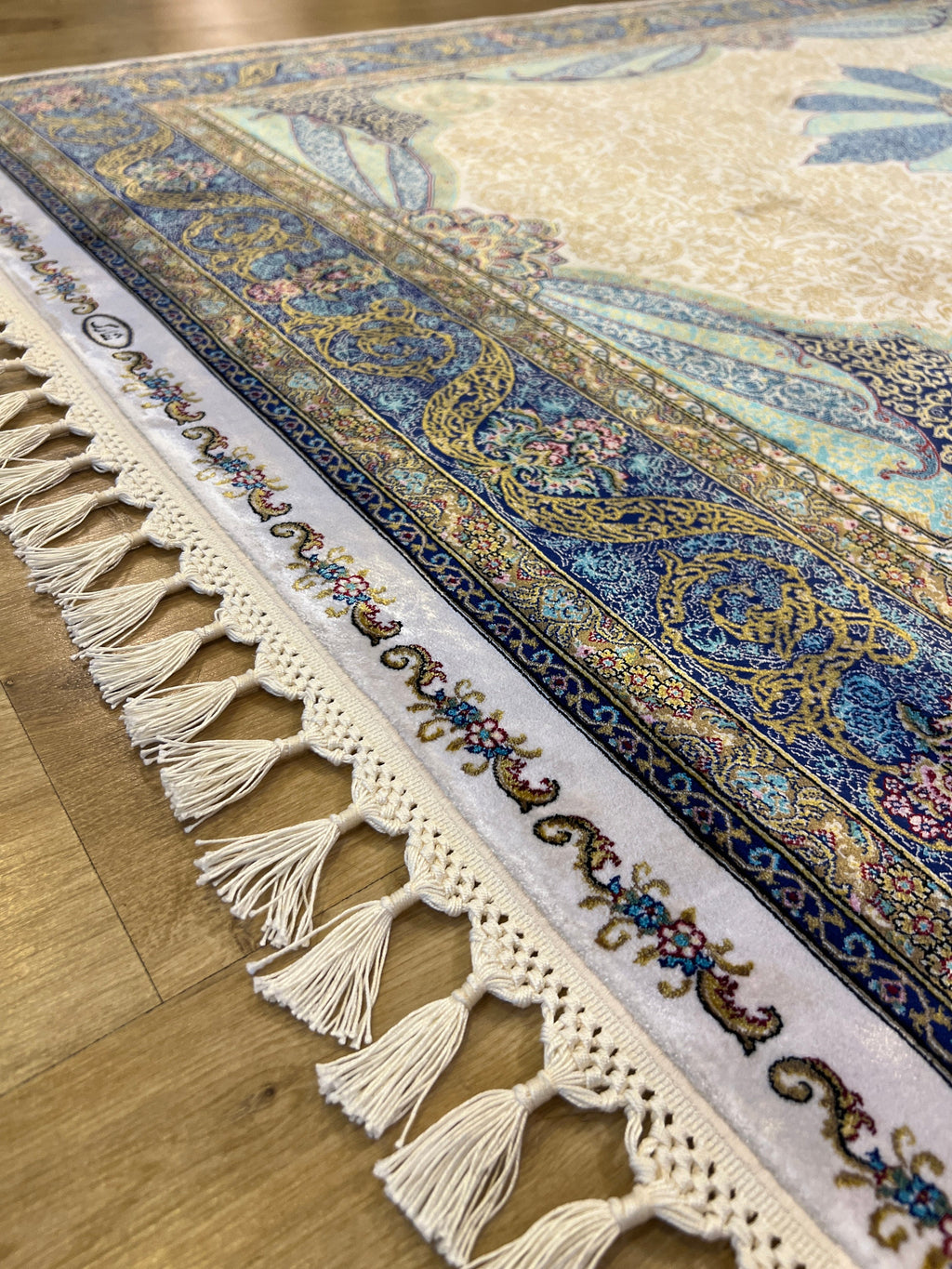 Ivory Silk Rug with Blue Medallion, 4x6 ft, Classic Turkish Style Area Rug