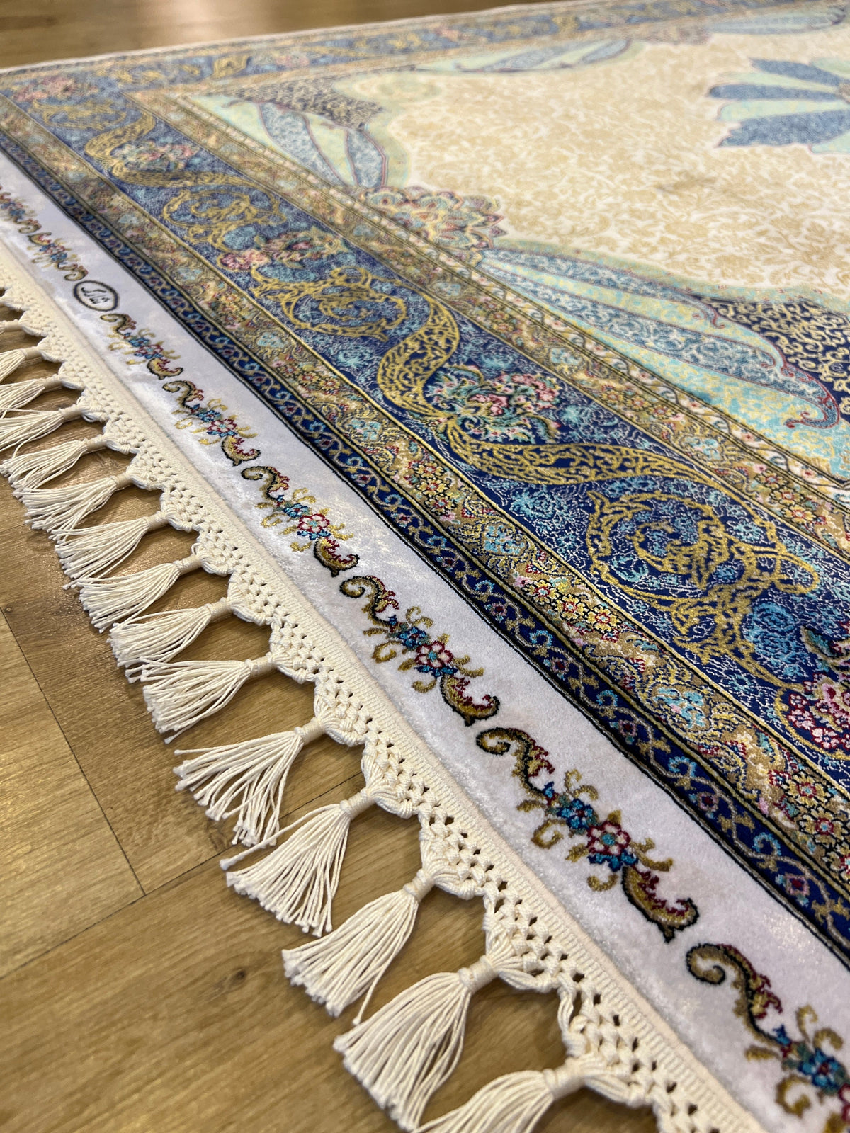 Ivory Silk Rug with Blue Medallion, 4x6 ft, Classic Turkish Style Area Rug