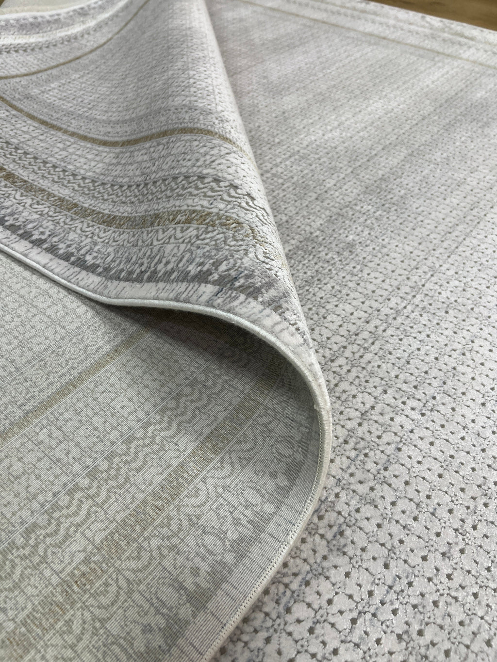 5x8 ft Gray Geometric Pattern Bamboo Rug with Gold Lines