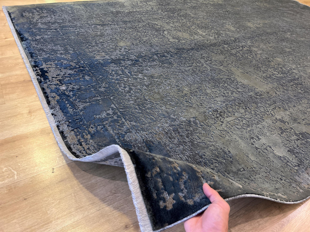 7x10 ft Dark Gray Bamboo Rug with Antique Distressed Design