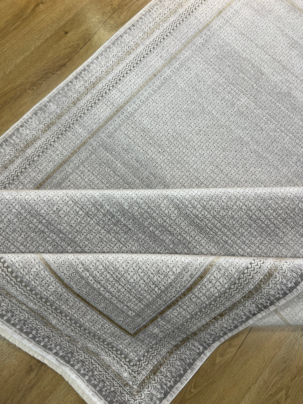 5x8 ft Gray Geometric Pattern Bamboo Rug with Gold Lines