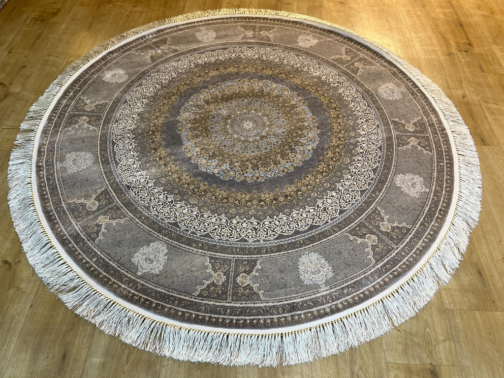 5x5 Ft Round Silk Rug, Gray Medallion Design, Classic Luxury Rug