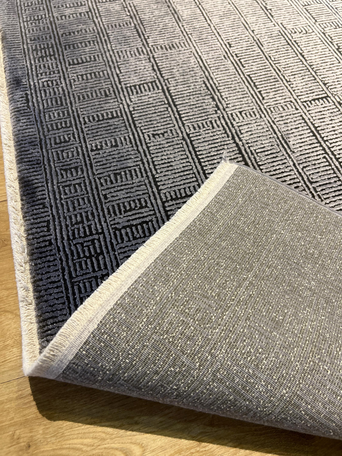 7x10 ft Luxury Dark Gray Bamboo Rug with Linear Design
