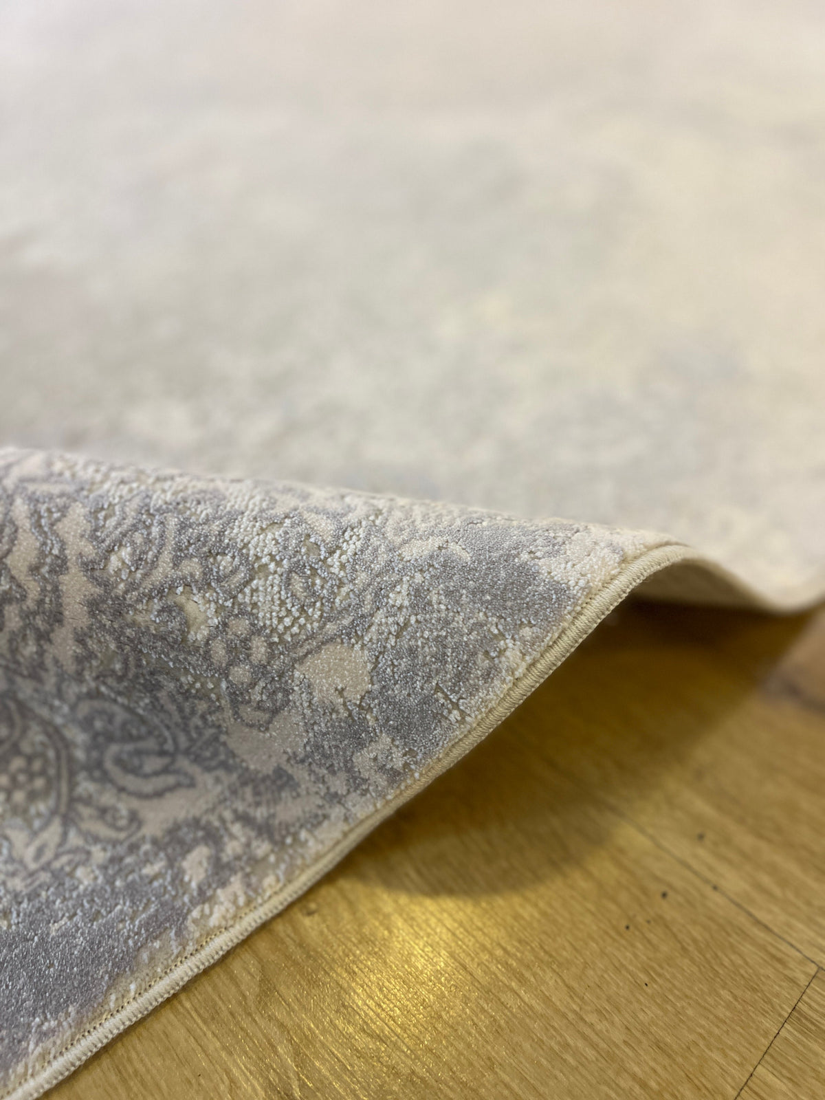5x8 ft Cream Grey Bamboo Rug, Soft Medallion Design, Luxury Style