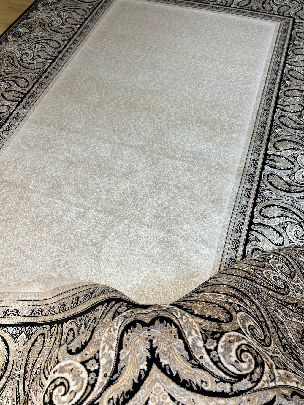 Cream Silk Rug, Black Framed Elegant Style, Luxury Home Decor