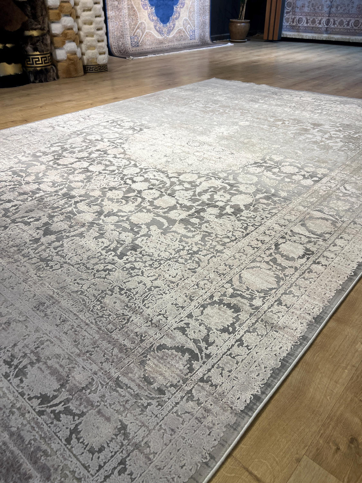 7x10 ft Antique Distressed Medallion Bamboo Rug in Gray and Beige