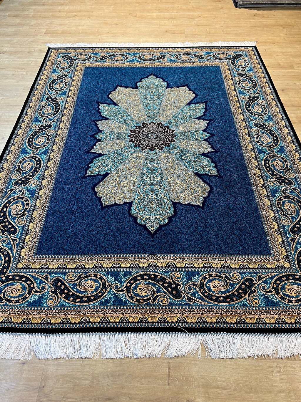 5x8 ft Blue Silk Rug, Classic Medallion Design, Luxury Home Decor