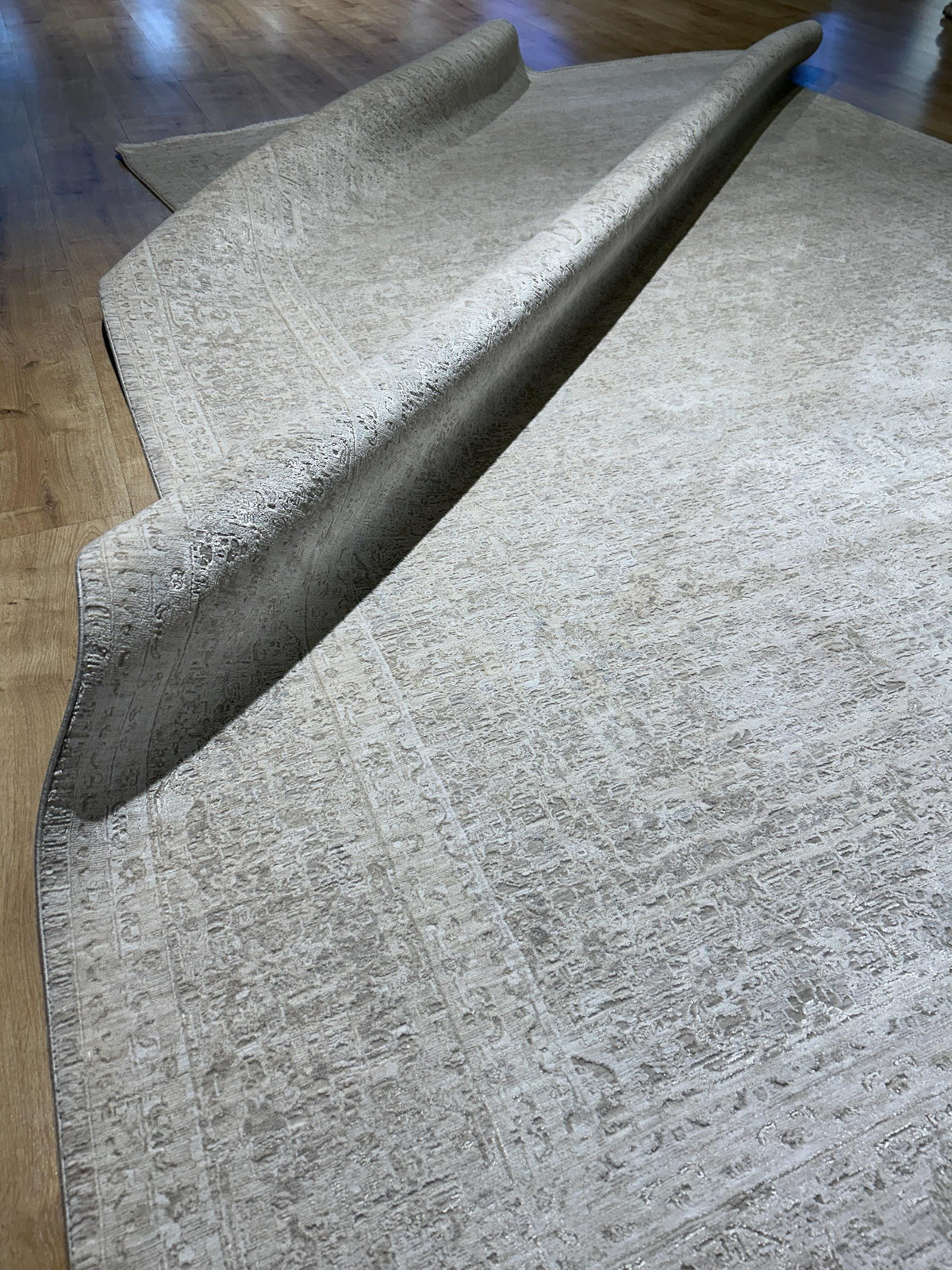Beige Cream Floral Bamboo Rug with Traditional Modern Distressed Patterns