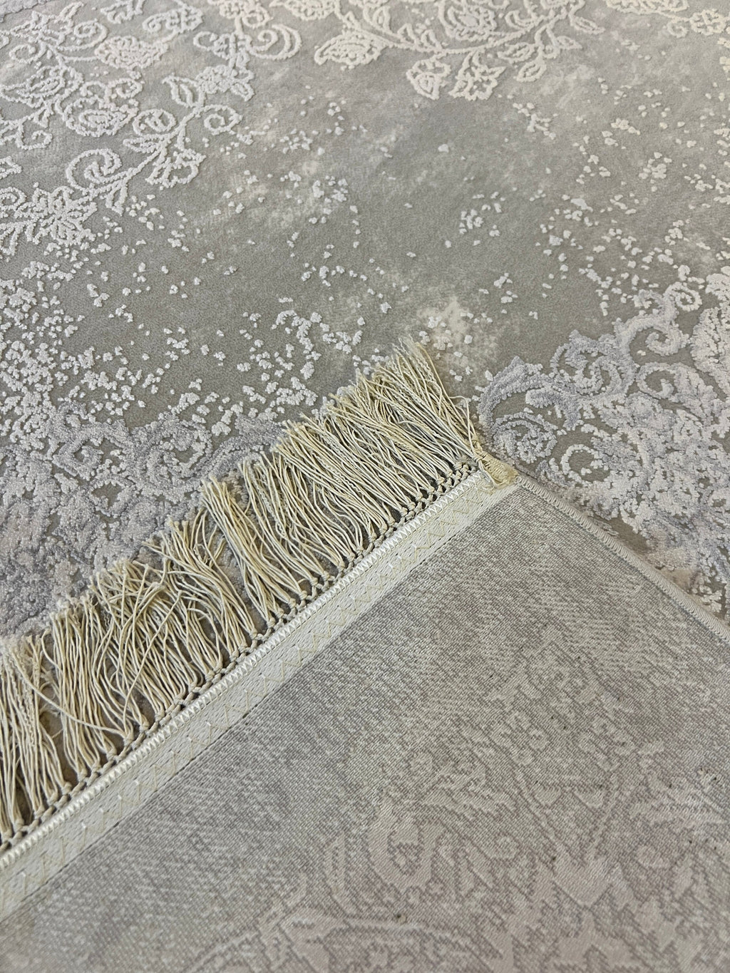 5x8 ft Cream Grey Bamboo Rug, Soft Medallion Design, Luxury Style