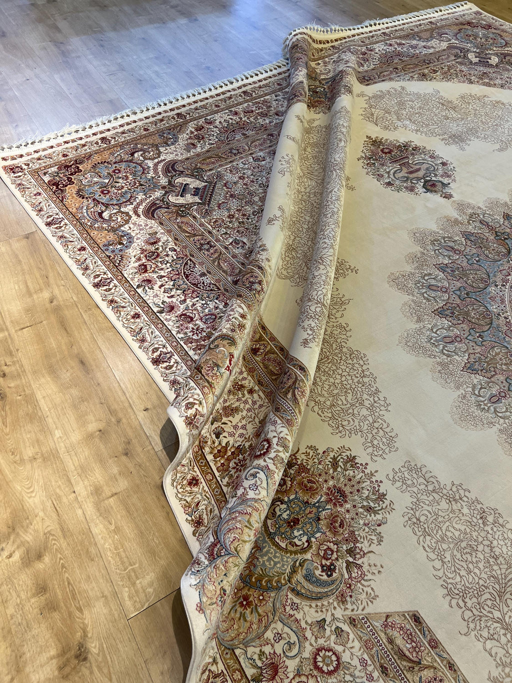 Ivory Bamboo Silk Rug 10x13 ft, Elegant Large Area Rug with Classic Medallion Pattern