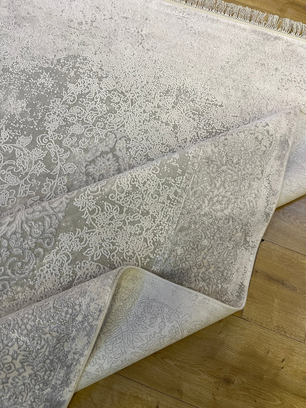 5x8 ft Cream Grey Bamboo Rug, Soft Medallion Design, Luxury Style