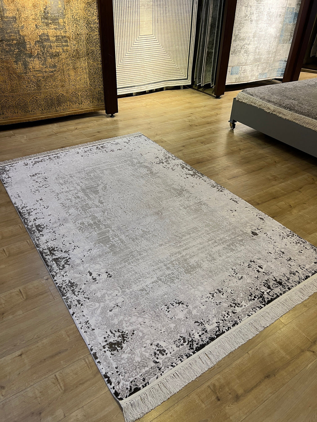 Gray & Black Bamboo Rug, Palace Style (5x8 ft)
