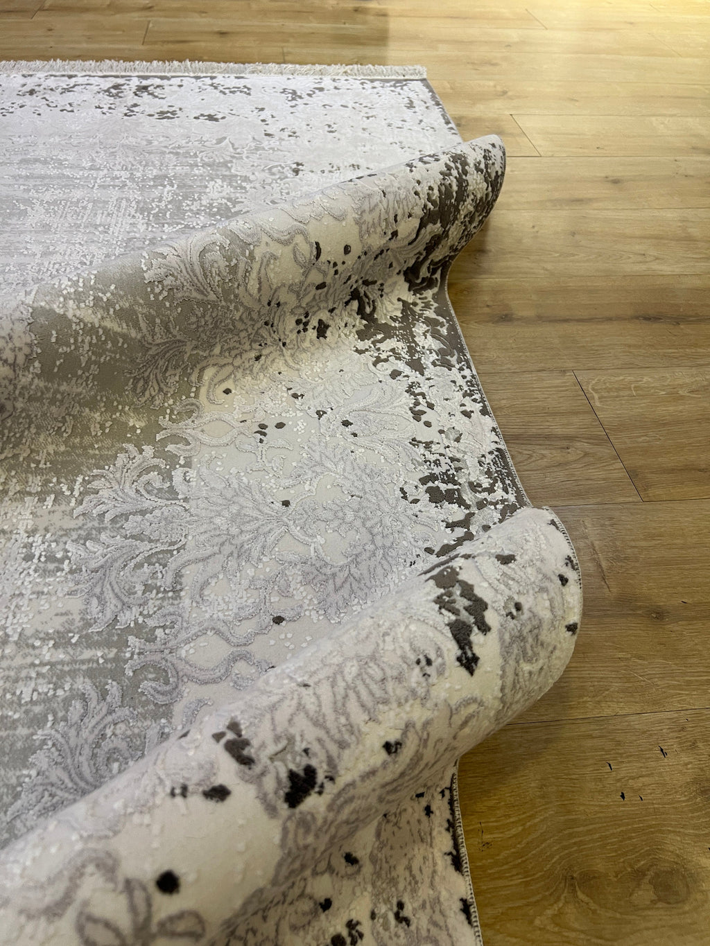 Gray & Black Bamboo Rug, Palace Style (5x8 ft)