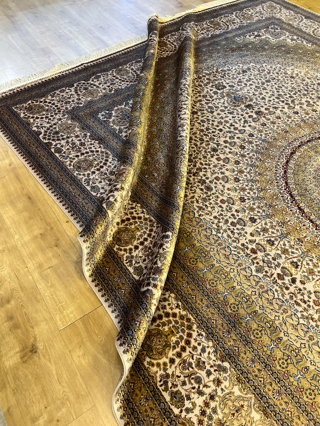 Bamboo Silk Ivory Rug 10x13 ft, Luxury Large Rug with Classic Medallion Design
