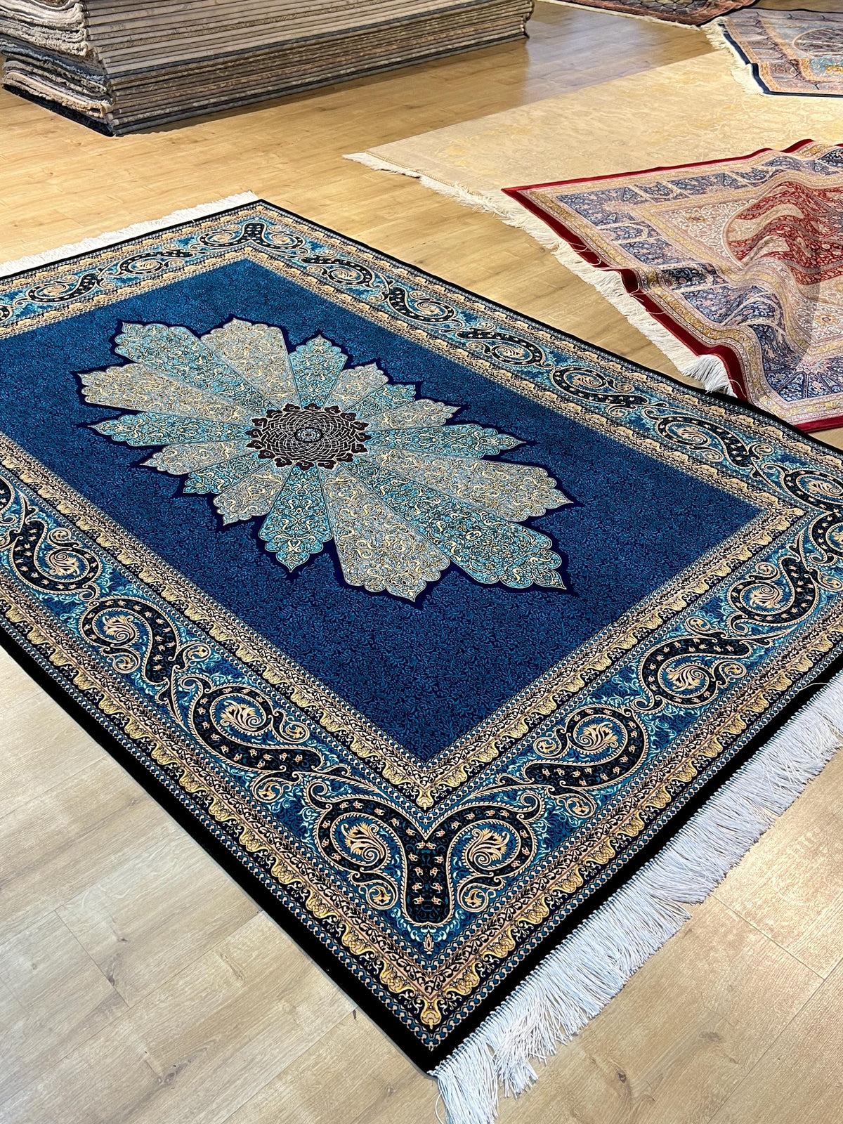 5x8 ft Blue Silk Rug, Classic Medallion Design, Luxury Home Decor