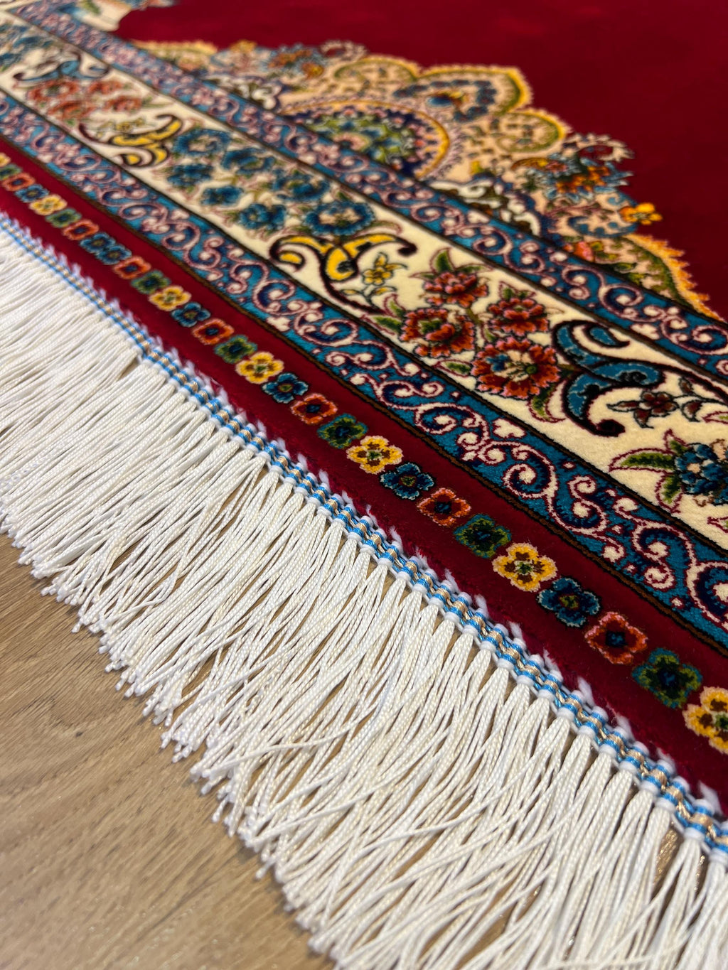 Red Modal Silk Prayer Rug, Luxury Muslim Gift Prayer Mat