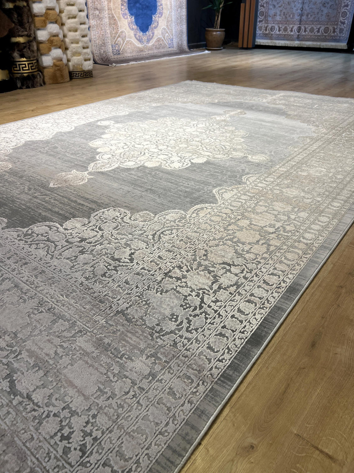 7x10 ft Gray Bamboo Rug with Beige Medallion and Border, Classic Natural Style