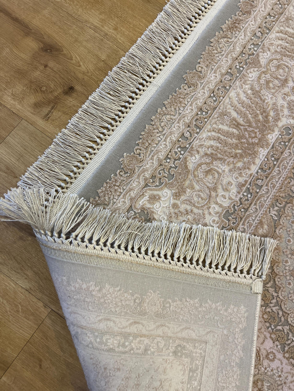 5x8 ft Gray Beige Bamboo Rug with Classic Medallion Design