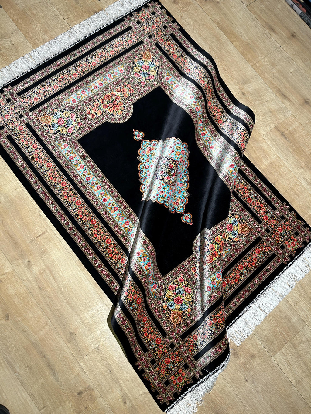 Black Silk Rug, Floral Medallion and Border Design Classic Luxury Silk Carpet