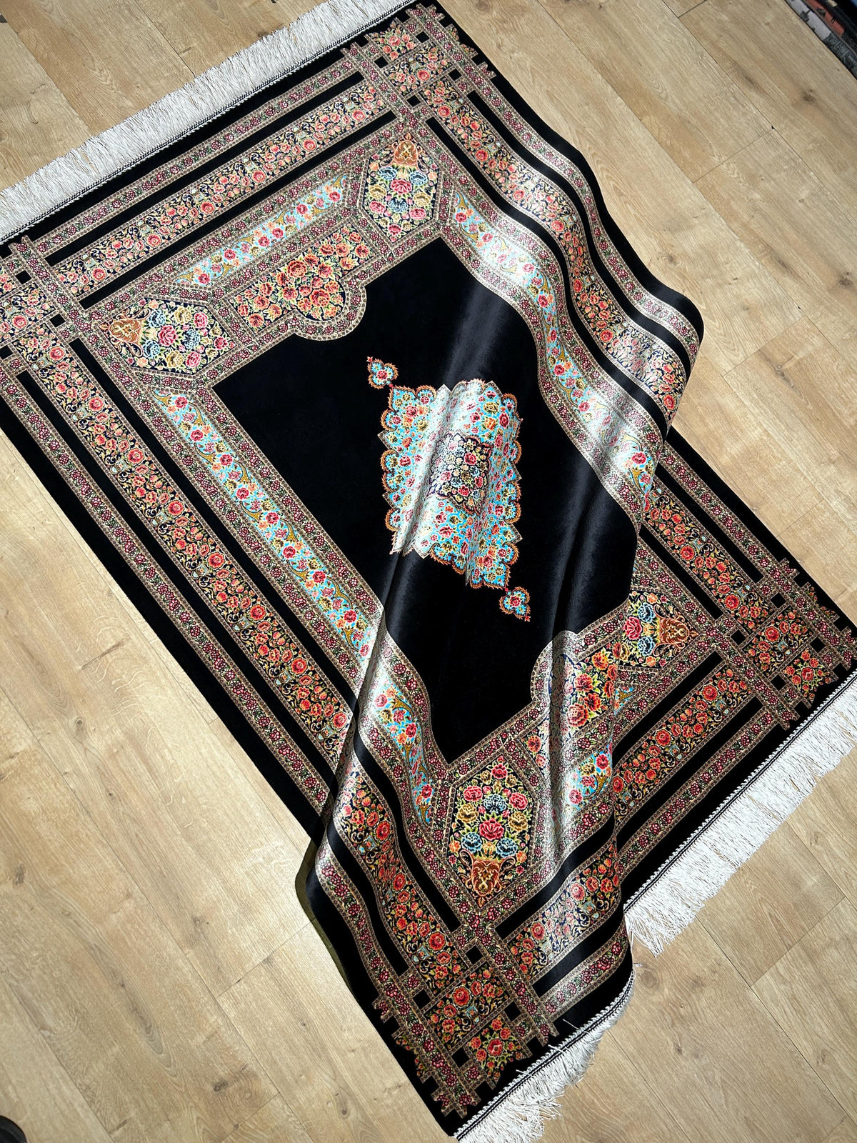 Black Silk Rug, Floral Medallion and Border Design Classic Luxury Silk Carpet