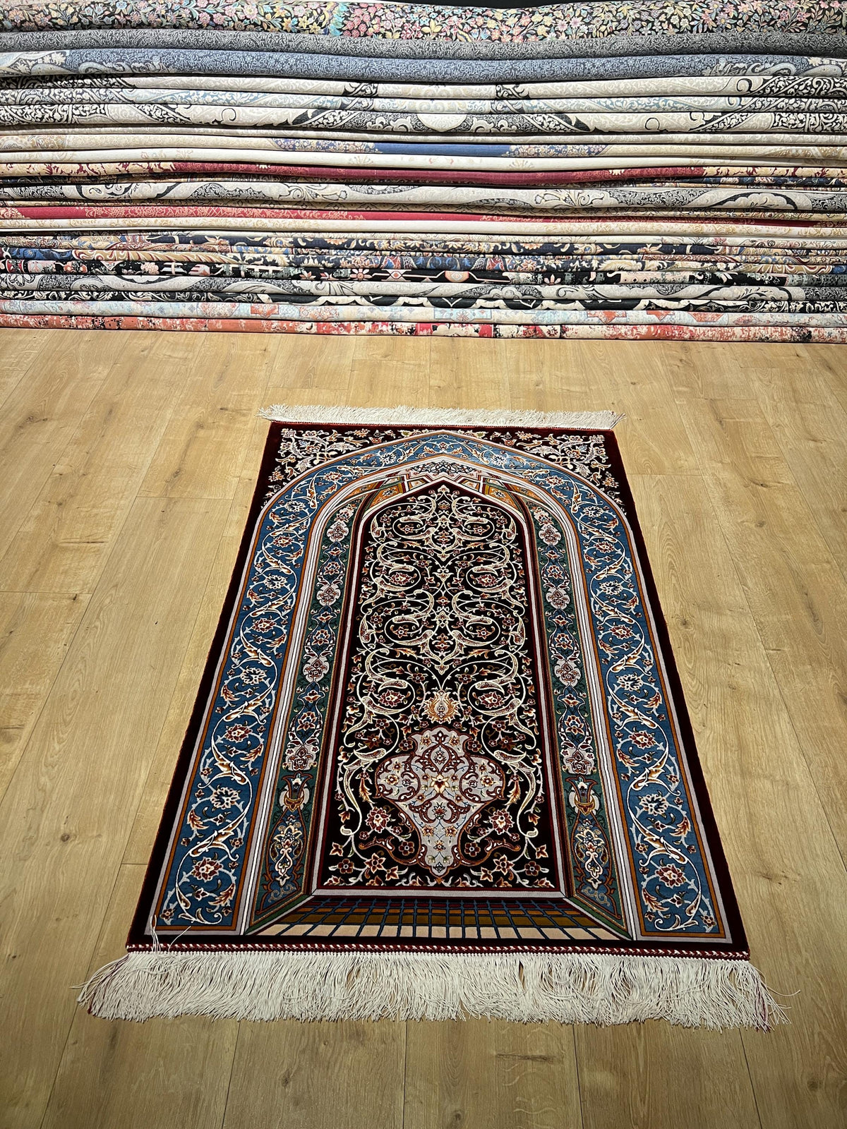 2.62x4.10 Ft Red Blue Silk Prayer Rug With Floral Design, Muslim Gift Prayer Mat
