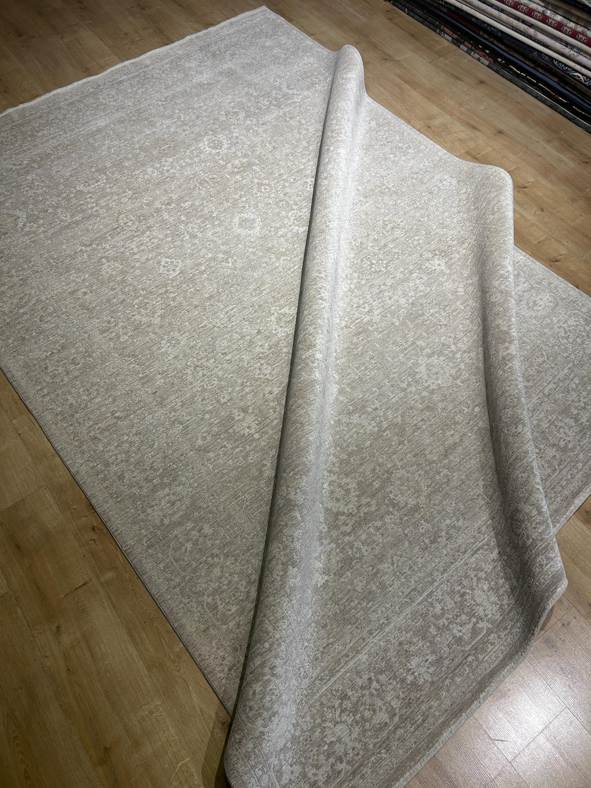 Beige Floral Distressed Bamboo Rug with Traditional Modern Floral Patterns