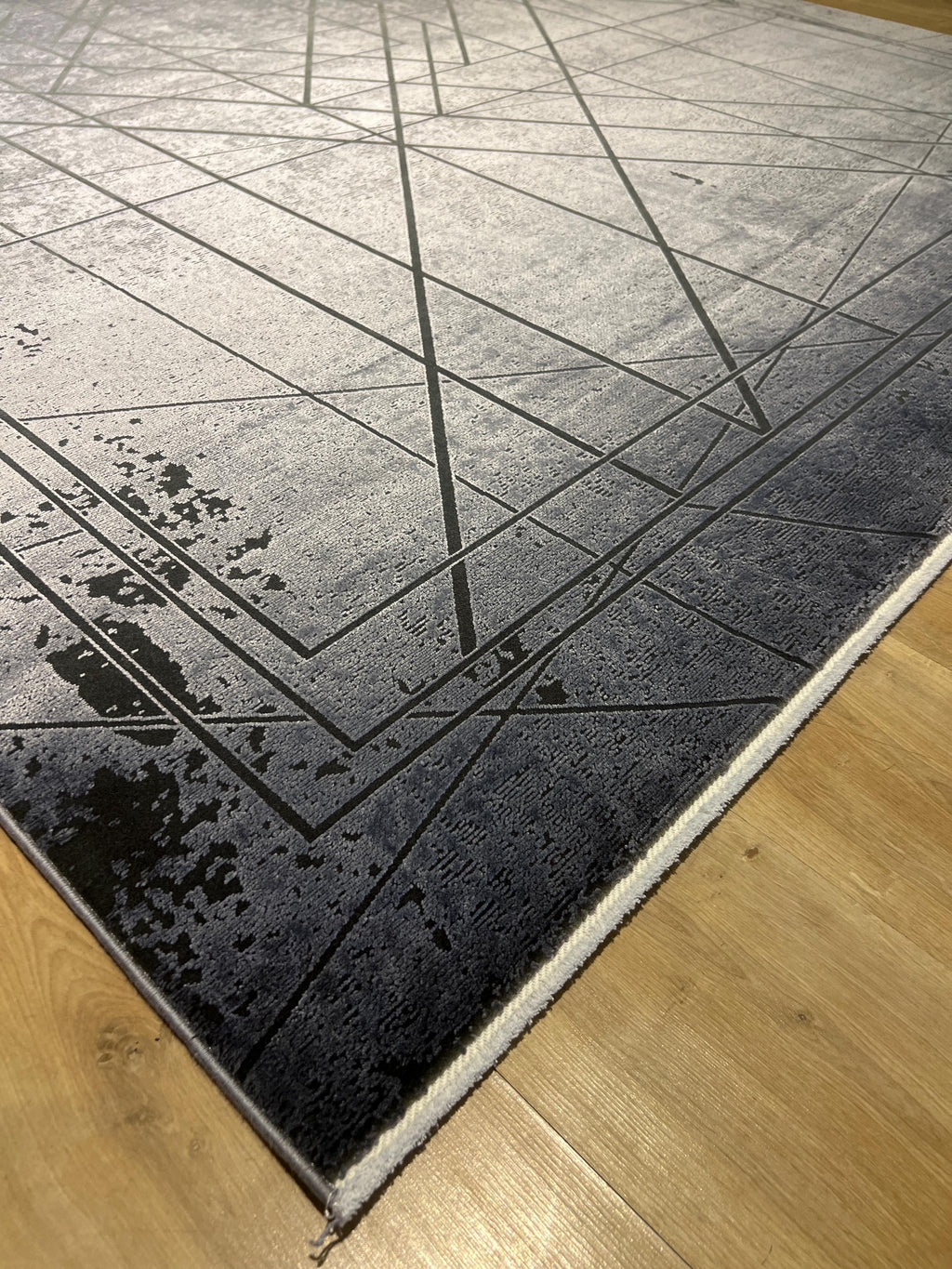 7x10 Ft Gray Modern Bamboo Rug with Geometric Pattern