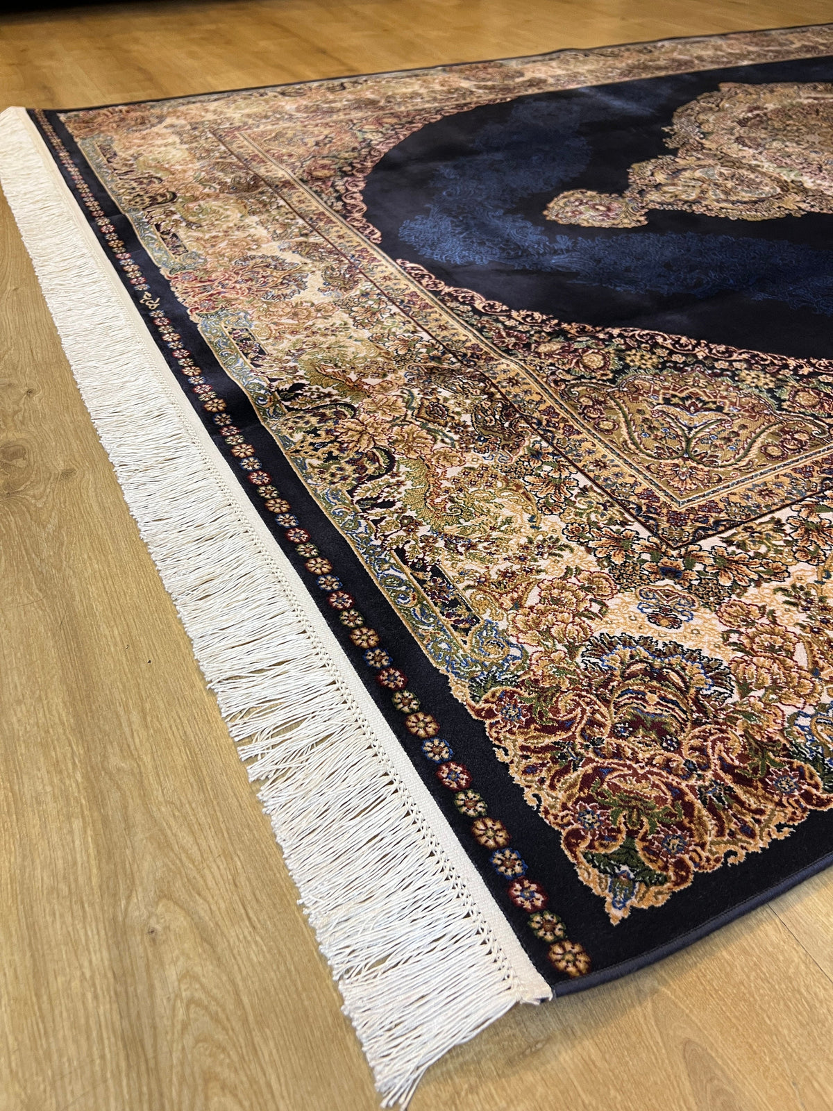 5x8 Blue Silk Rug, Classic Turkish Carpet, Medallion Design, Luxury Rug