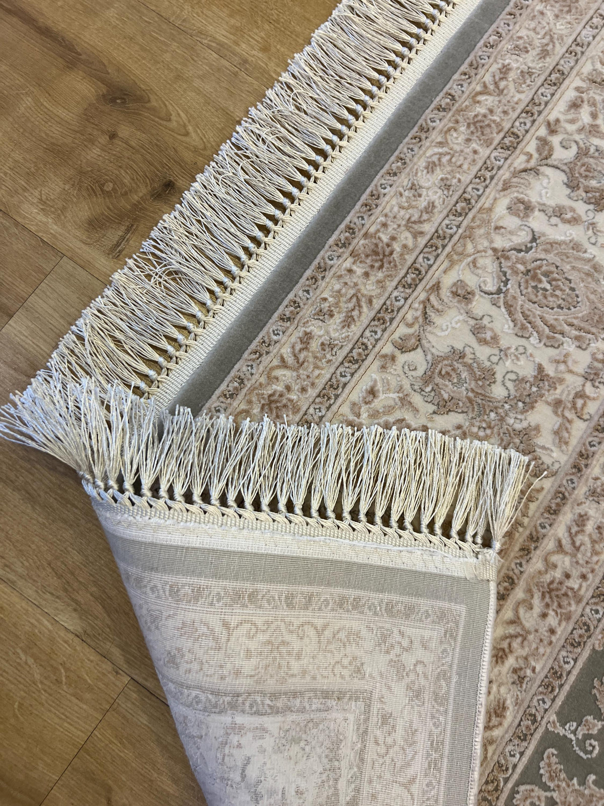 5x8 Ft Gray Bamboo Rug with Cream Border and Beige Pattern
