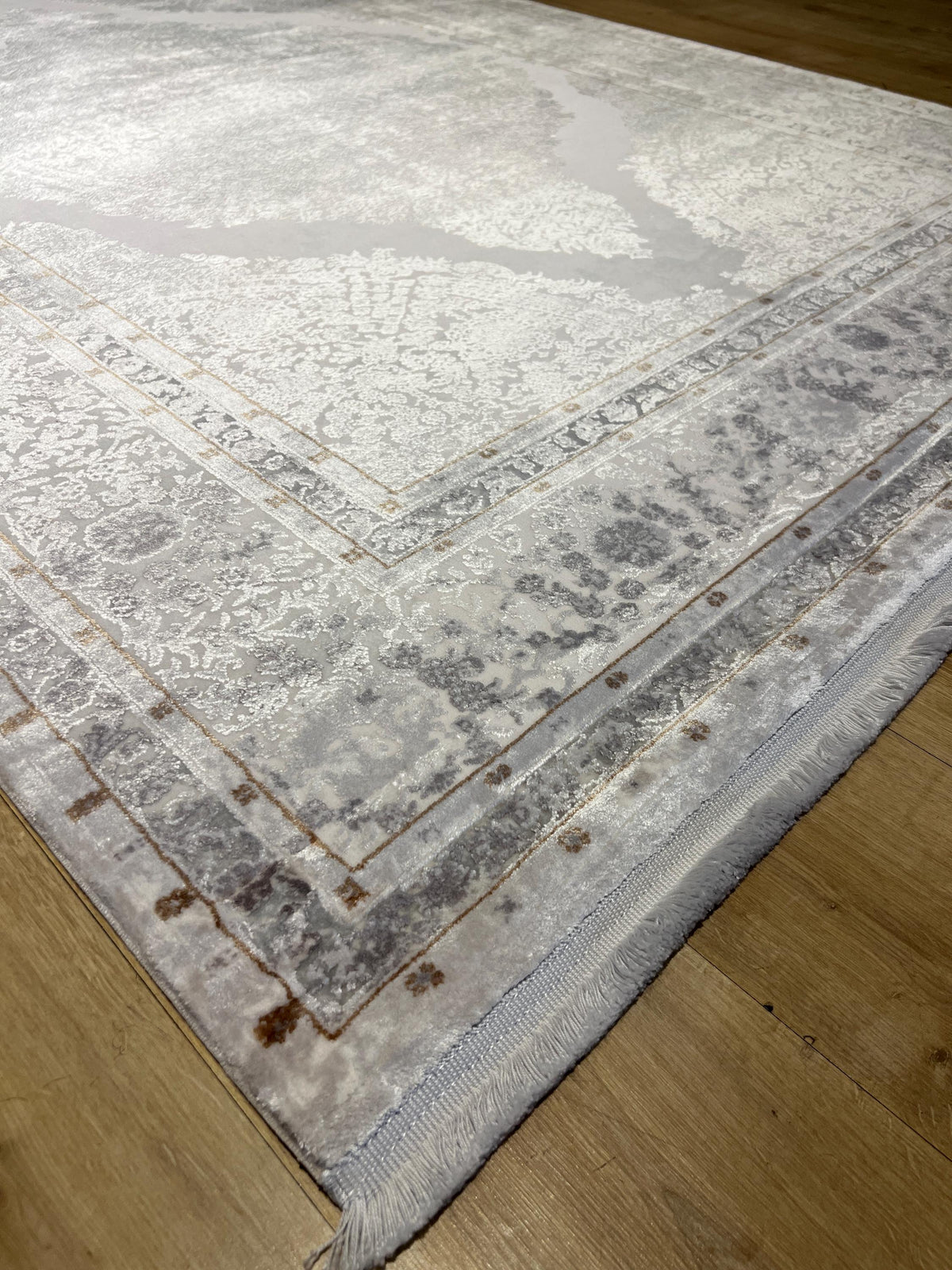 Gray Silver Bamboo Area Rug, Turkish Medallion Design Carpet (5x8 ft)